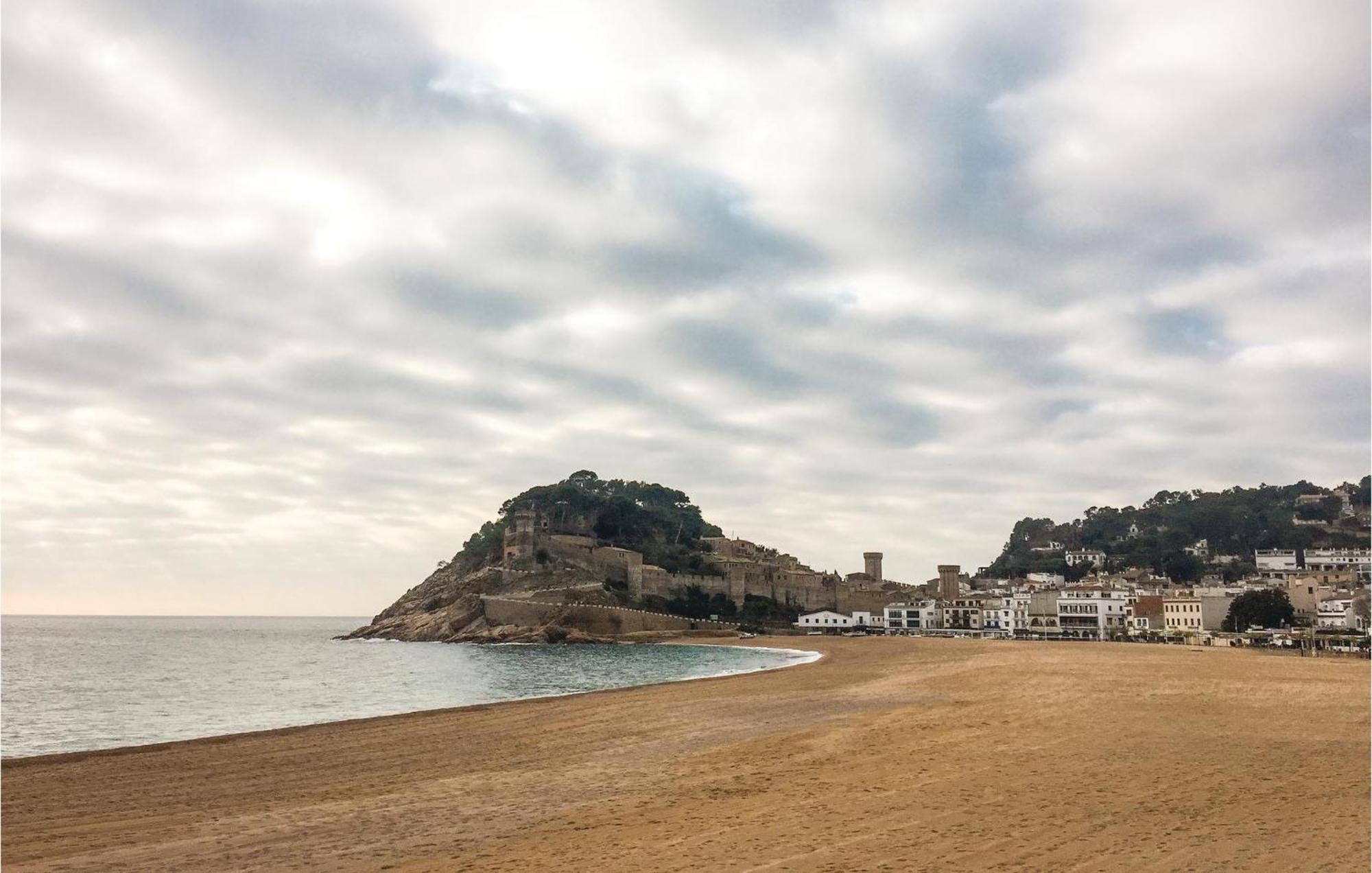 1 Bedroom Beautiful Apartment In Tossa De Mar Bagian luar foto